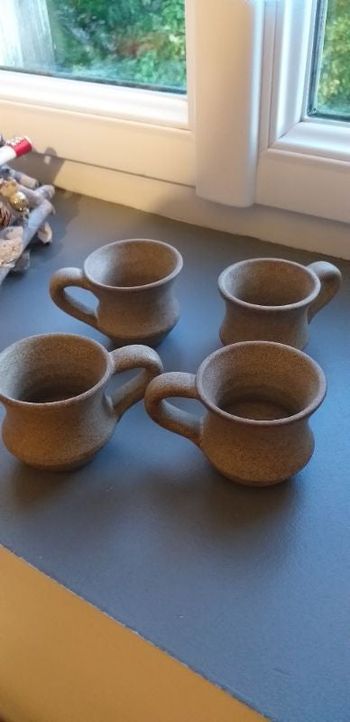 Lot 4 tasses en grès