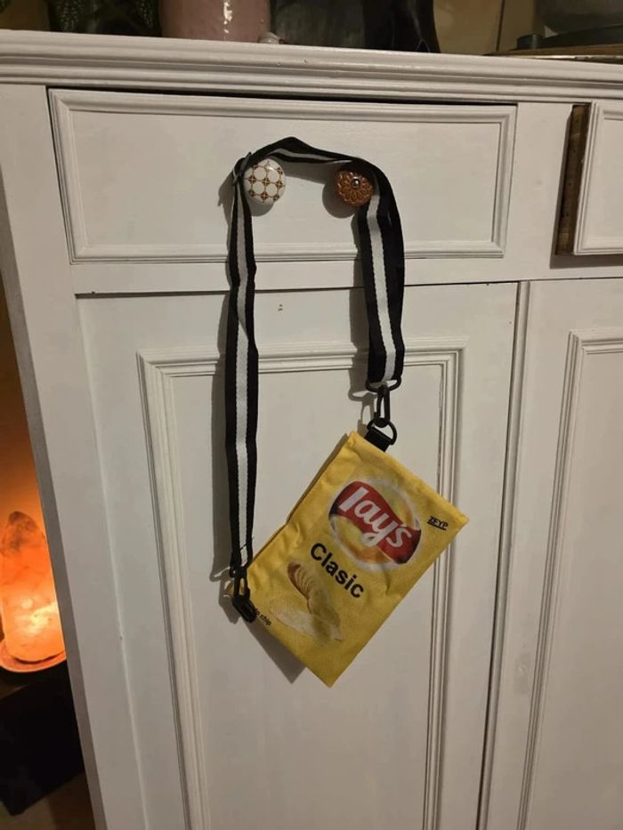 🥔 Sac bandoulière Lay’s – L’accessoire croustillant 100 % fun ! - photo numéro 3