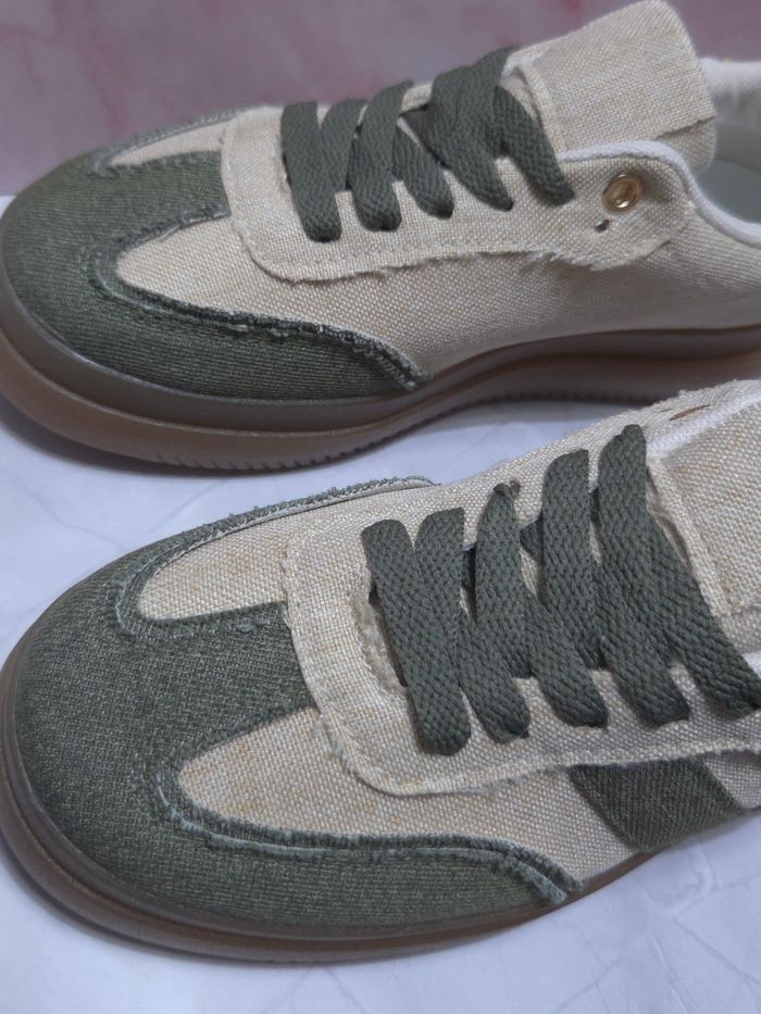 Baskets en toile Kaki et Beige - Style Rétro - Neuves - Taille 36 - photo numéro 3