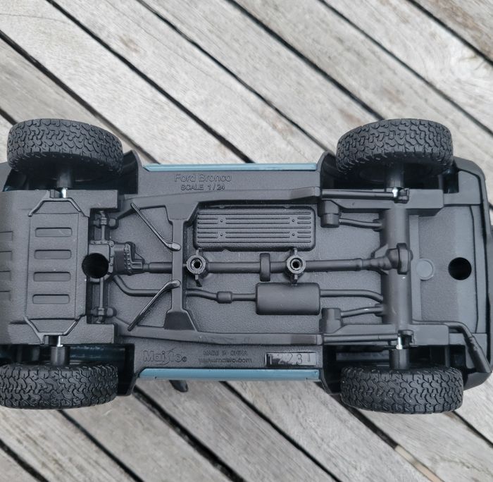 Bronco  Échelle 1/24Ford - photo numéro 5
