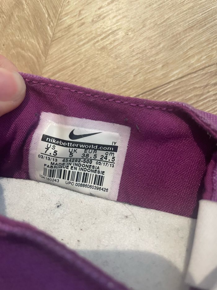 Basket Nike violette et blanche 38,5 - photo numéro 4