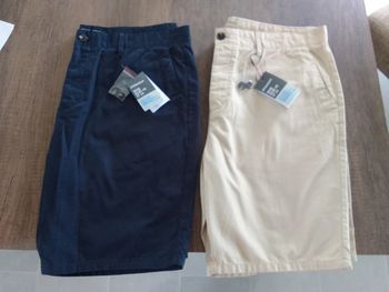 Short chino avec étiquette