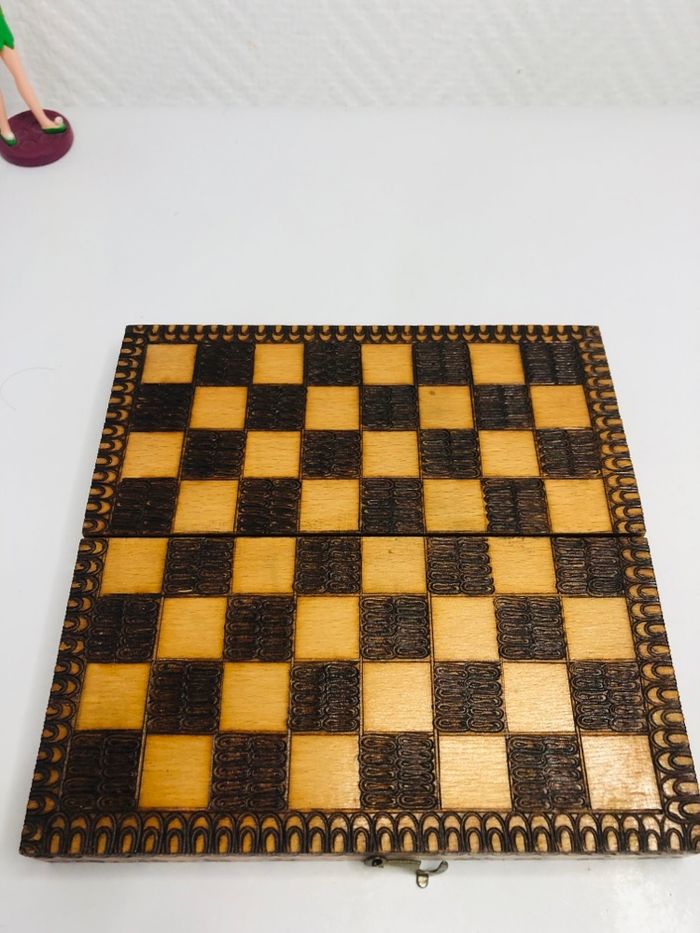 Échiquier pliable de voyage en bois (sans les pions) - photo numéro 4