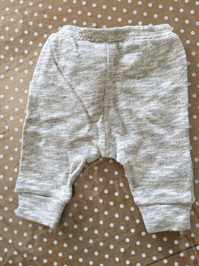 Pantalon cool Zara 3 mois - photo numéro 2
