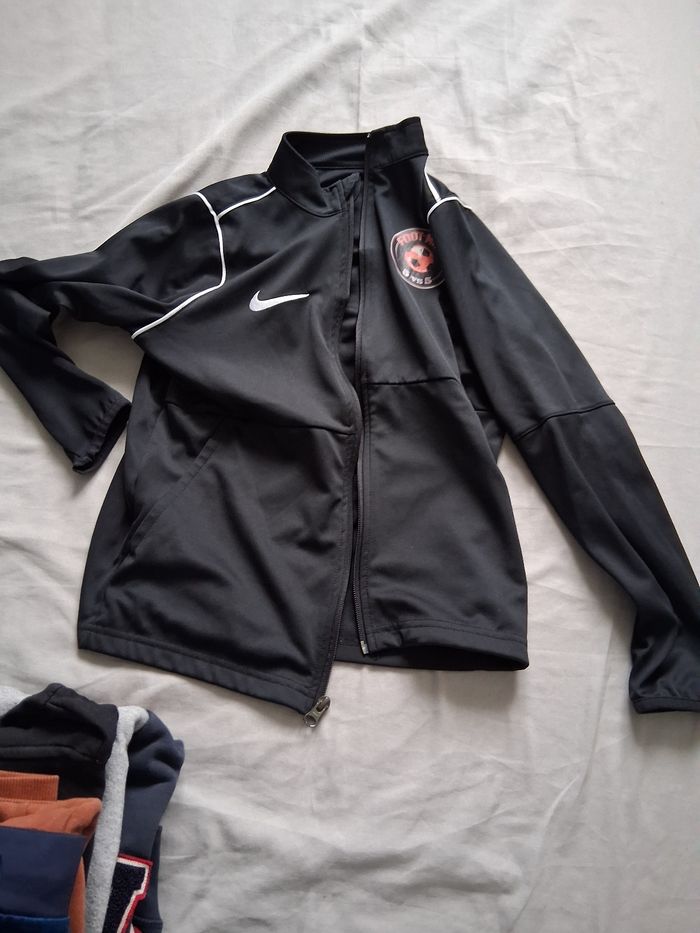 Gros lot de vêtements garçon en 10 ans - photo numéro 5