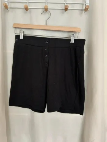 Short noir