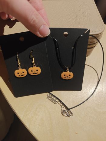 Ensemble collier et boucles d'oreilles citrouilles
