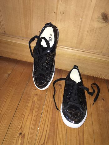 Chaussures banquets basses femme Miss Liberty noir avec sequins