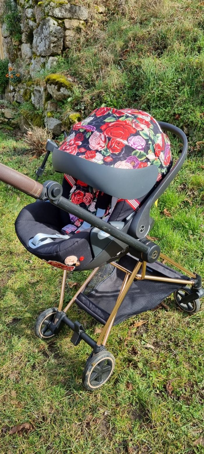 Ensemble Poussette Mios et Cloud Z avec base isofixe, rose gold et finition spring blossom black - photo numéro 5