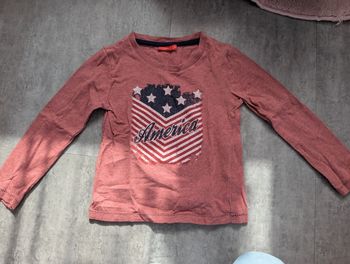 T-shirt à manches longues America 4 ans comme NEUF