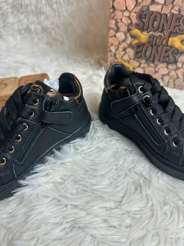Paire de basket Stones and Bones taille 24 - photo numéro 4