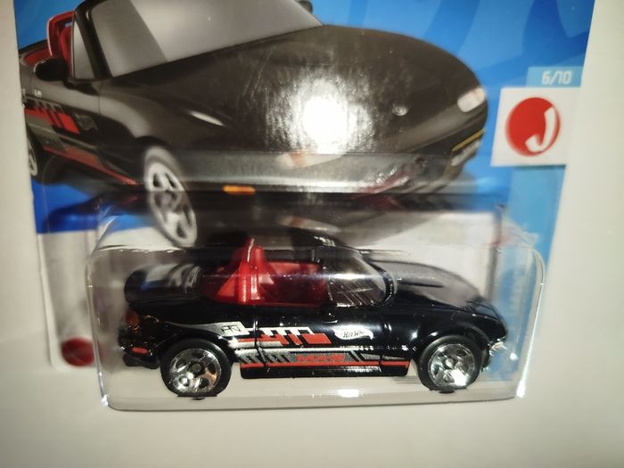 Hot Wheels '91 Mazda MX-5 Miata 2024 - photo numéro 3