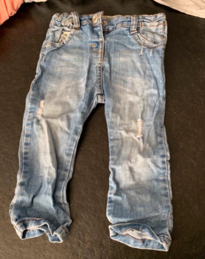 Lot jeans 2 t-shirt et 1sweat - photo numéro 2