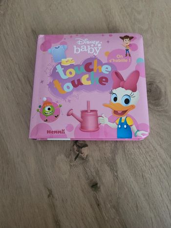 Livre à toucher bébé