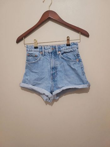 Mini short en jean Marque zara Taille 34