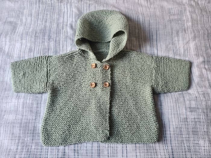 Gilet manteau bébé en maille laine fait main 3-6 mois
