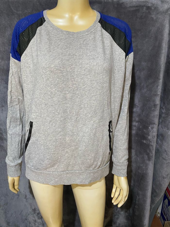 Pulls gusse  gris et bleu marine taille S - photo numéro 3