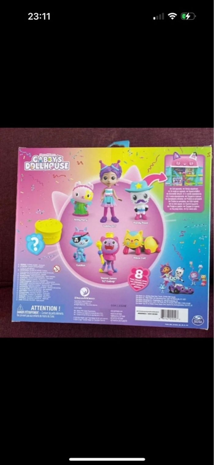 coffret de figurines fête costumée avec 6 personnages et une boîte mystère - photo numéro 2