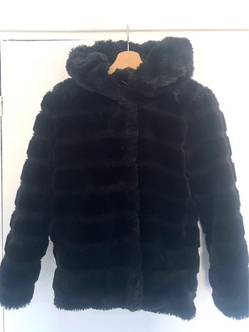 Manteau en fausse fourrure