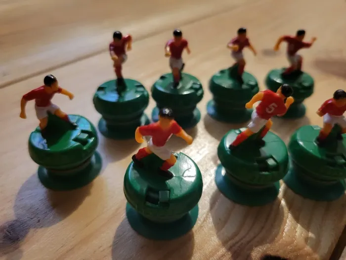 8 joueurs subbuteo - photo numéro 2