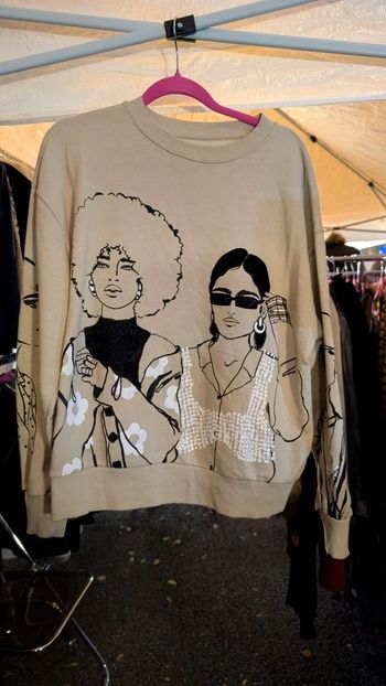 Sudadera zara estampada con relieve beige