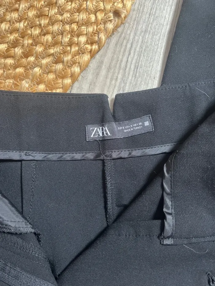 Pantalon noir taille haute Zara - photo numéro 3