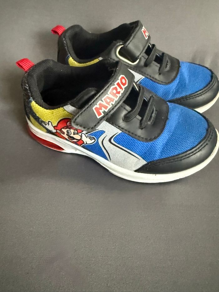 Chaussures baskets T 26 garçon dessin Mario avec lumières - photo numéro 4