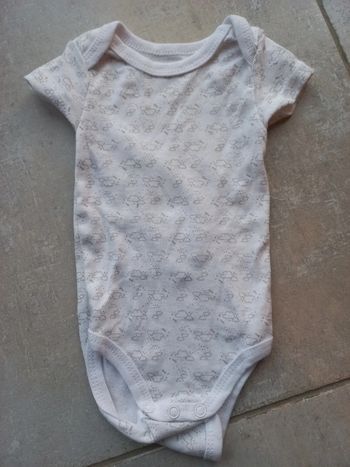 Body neuf blanc 6 mois Kimadi