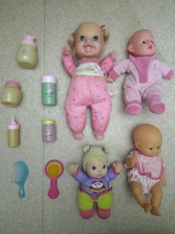 Lot poupées et accessoires