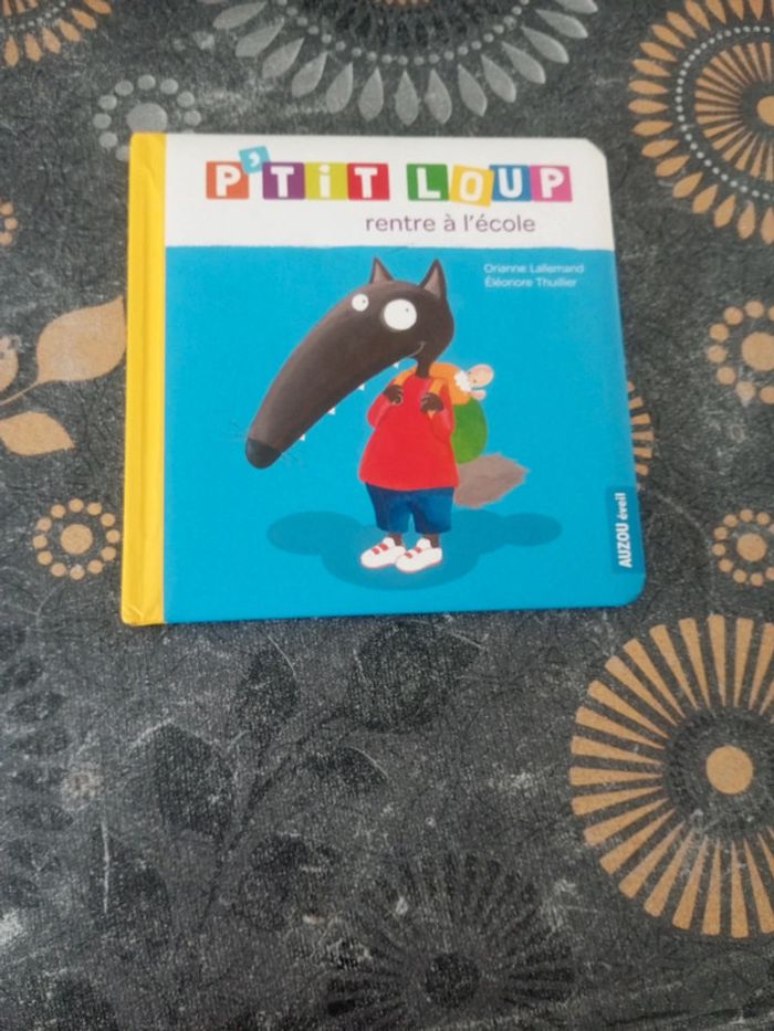 P'tit loup rentre à l'école