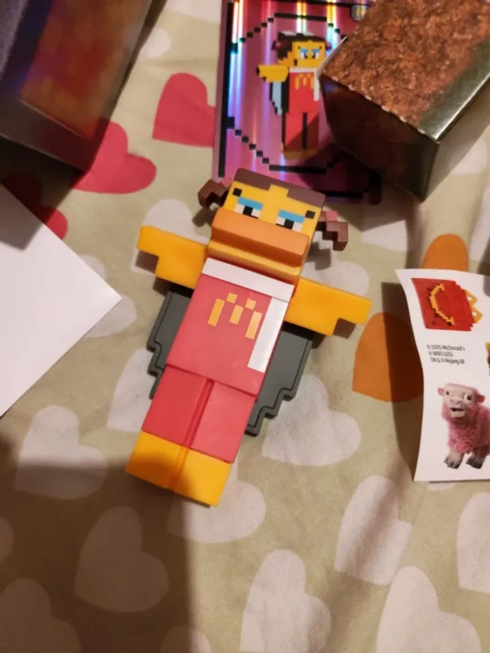 Figurine Minecraft mc Donald's - photo numéro 2