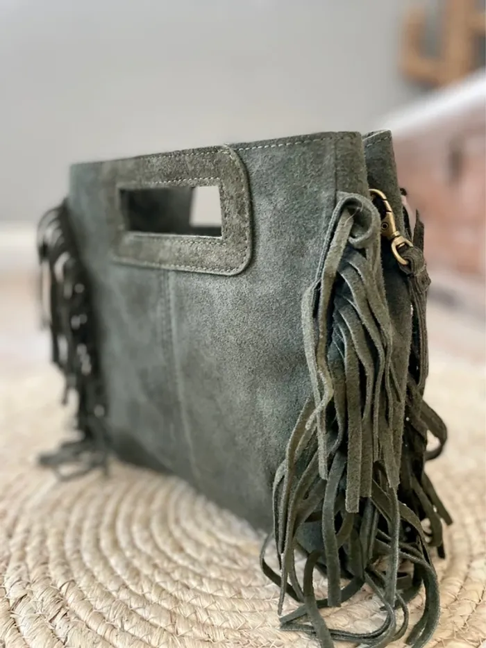 Sac bohème cuir vert avec franges et bandoulière - photo numéro 7