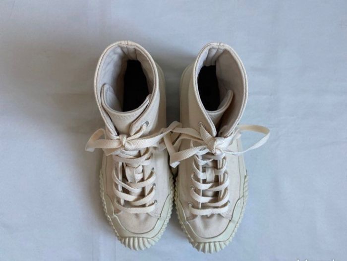 Paire de baskets montantes végan couleur crème Monki pointure 36 - photo numéro 3