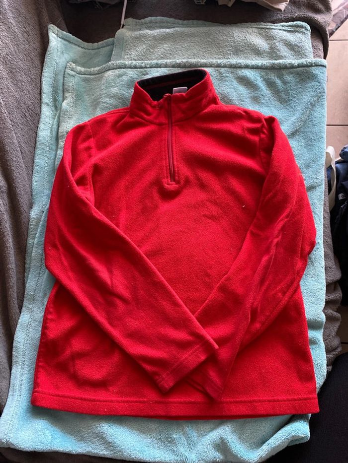 Pull rouge