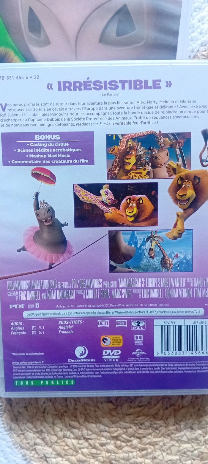 Lot 3 dvd dont un neuf - photo numéro 2