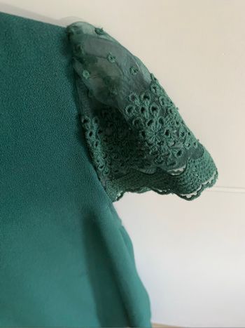 Robe verte à dentelle