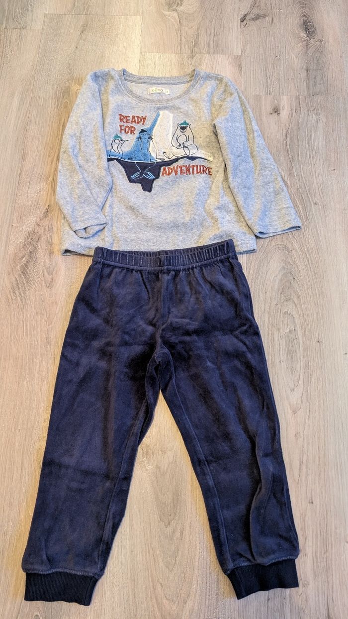 Lot 4 pyjamas velours garçon 3 ans - photo numéro 4