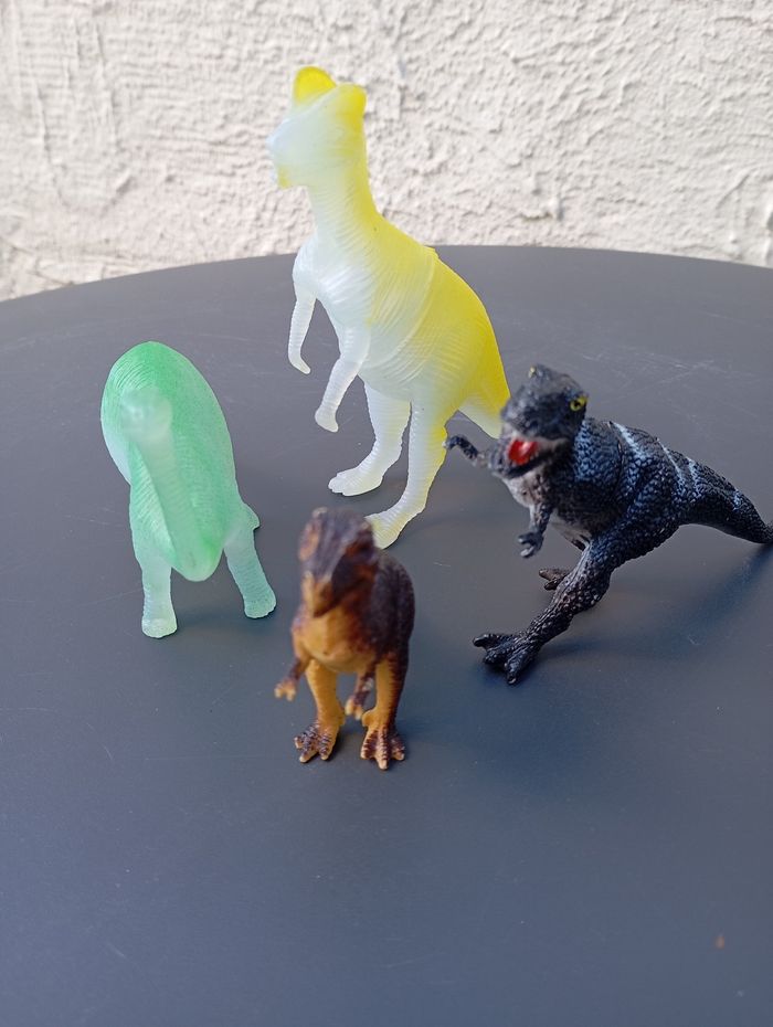 Lot 4 dinosaures - photo numéro 2