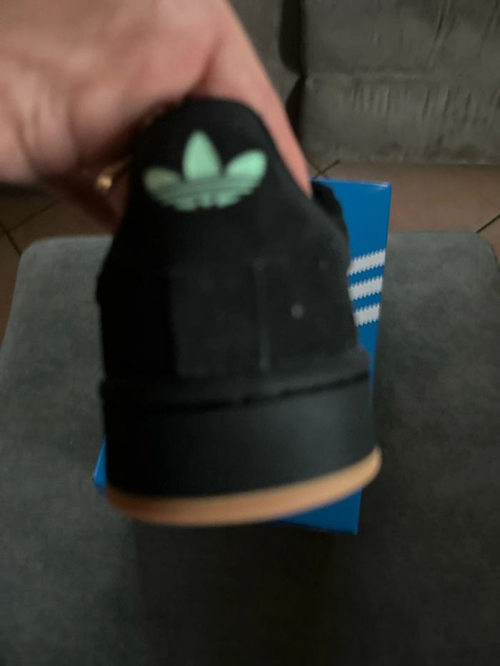 Baskets Adidas Campus noires et turquoise - photo numéro 4