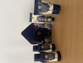 Boîte métal et produits corps Vanille d'orchidée - Yves Rocher