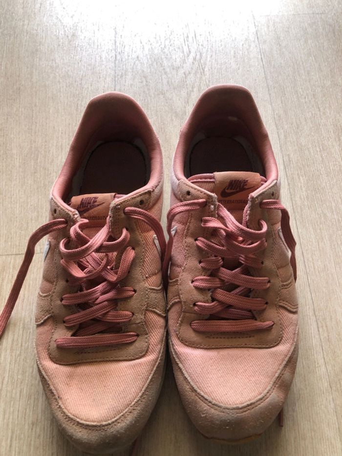 Nike internationalist