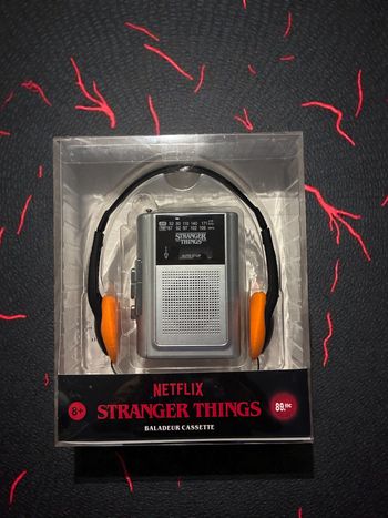 🌟 Balladeur Cassette Stranger Things