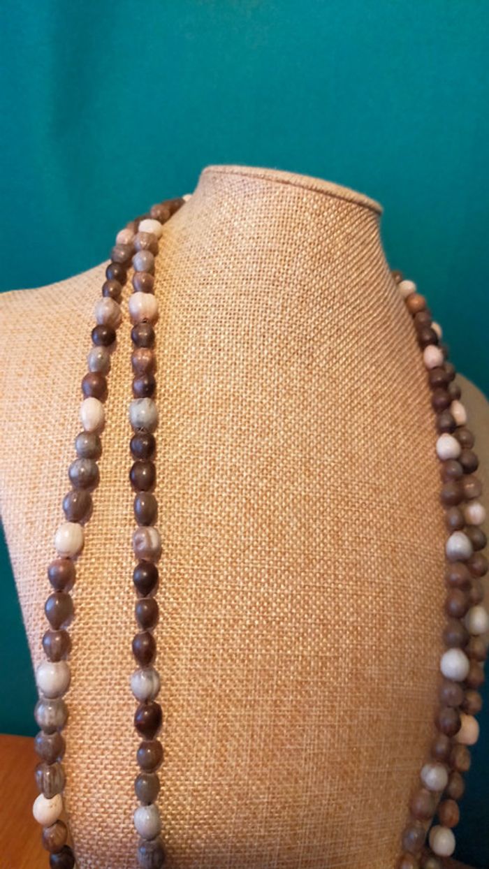 Collier long en graines naturelles – Tons bruns et crème - Collection Terres d’Ailleurs - photo numéro 4