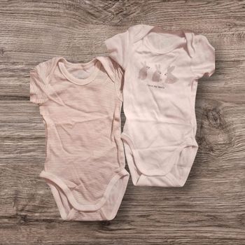 Lot 2 bodies 6 mois fille ou garçon manches courtes t shirt