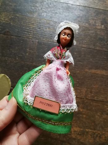 Poupée folklorique régionale de collection Poitou