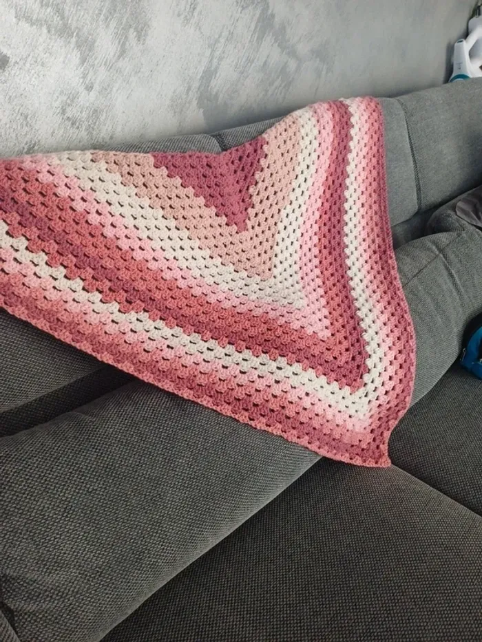 Joli chale multicolores fait main au crochet - photo numéro 3