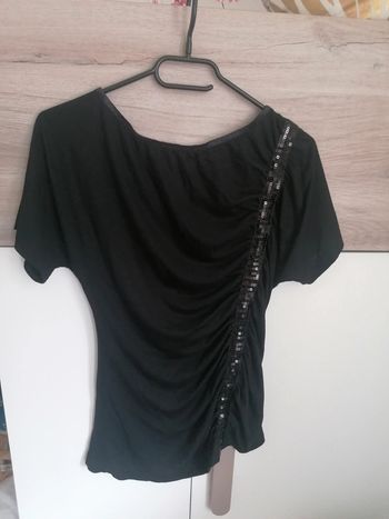 Haut avec sequins