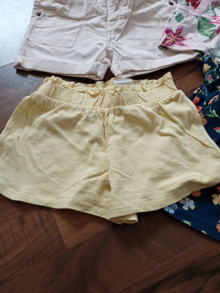 Lot 4 shorts 4 ans - photo numéro 2