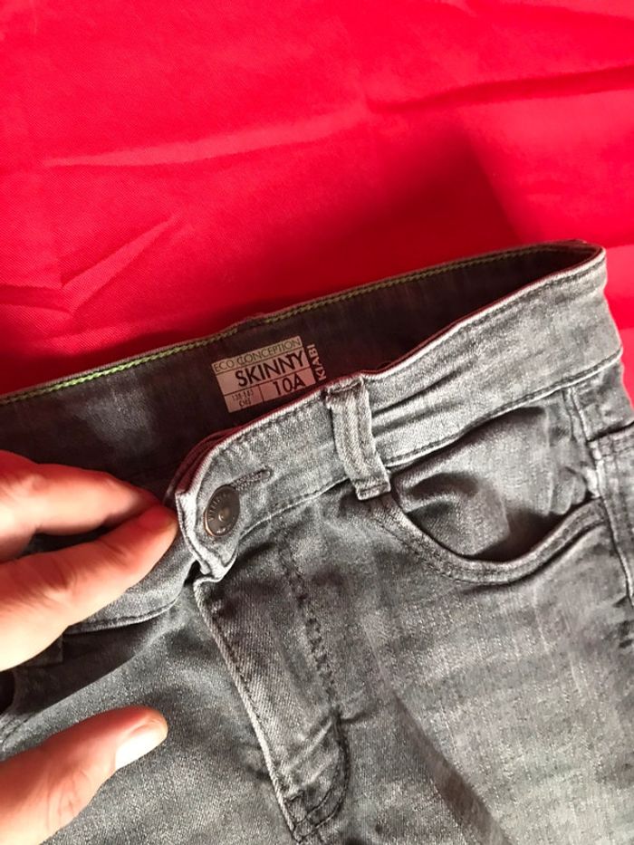 Lot de 2 panralons+1 shirt enfant taille 10 ans - photo numéro 7