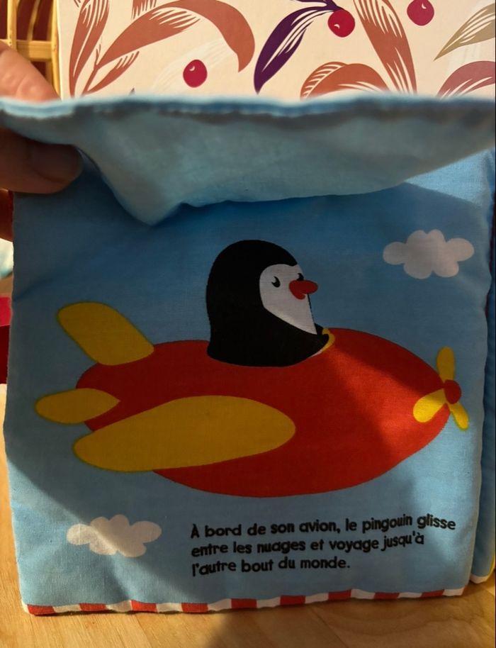 Livre d'eveil en tissu - bebe voyage - photo numéro 3
